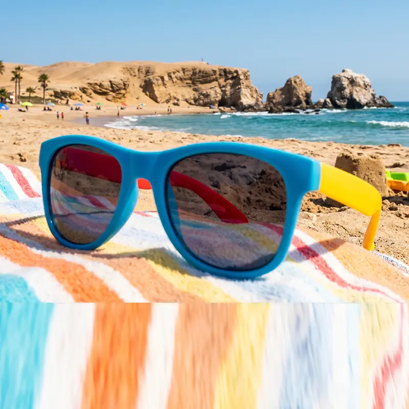 lentes de sol para niños en playas de tacna